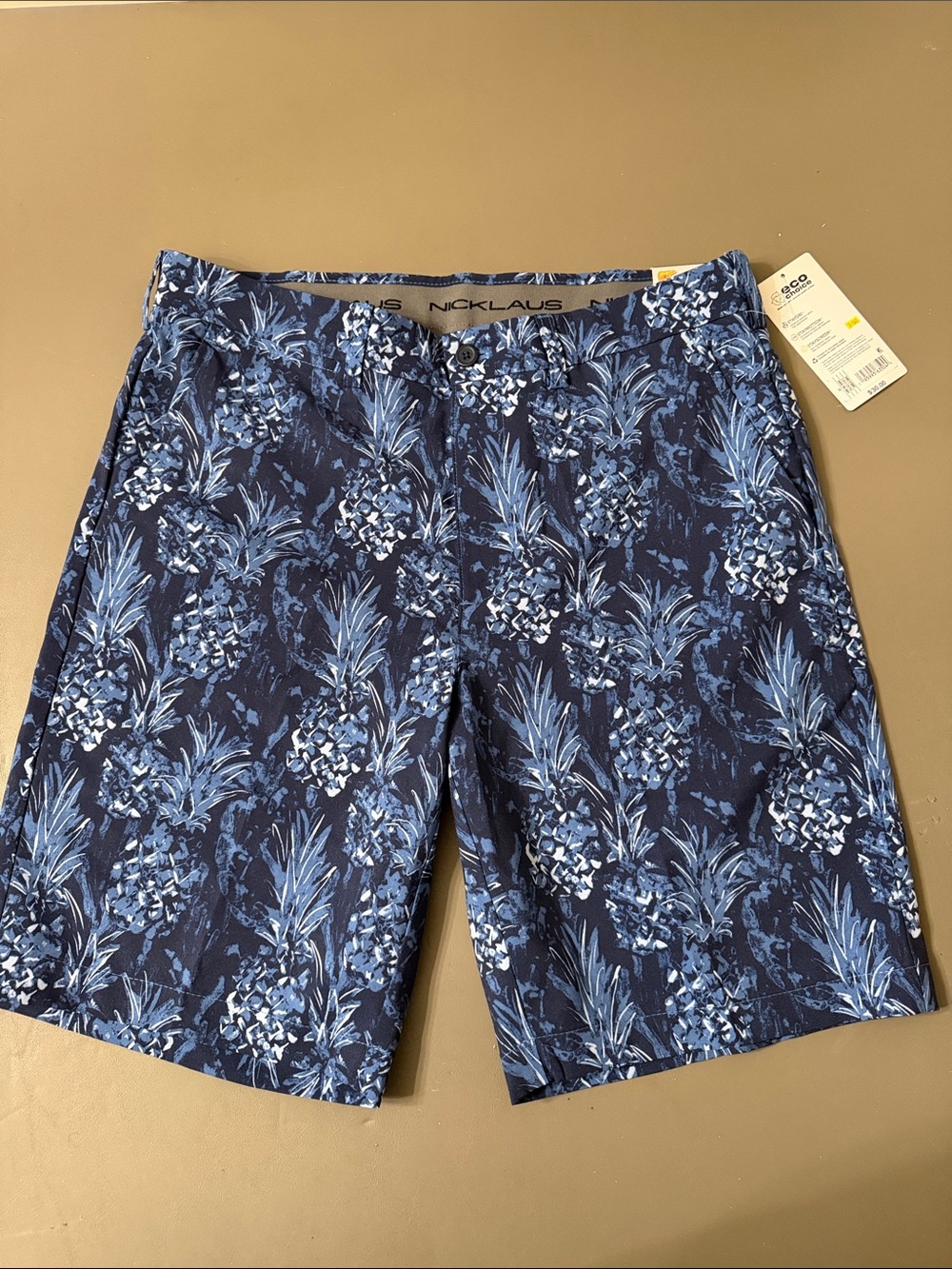 Nicklaus Men's Blue Pineapple-Print Shorts size 32
